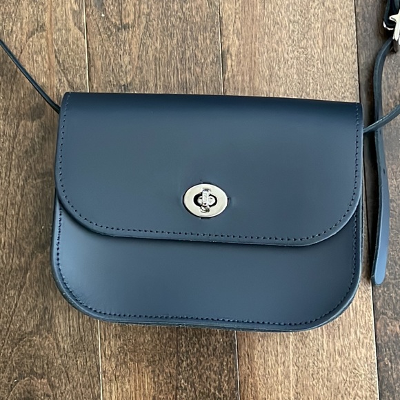 Village Leathers Navy Crossbody - Excellent Condition! - Picture 2 of 4